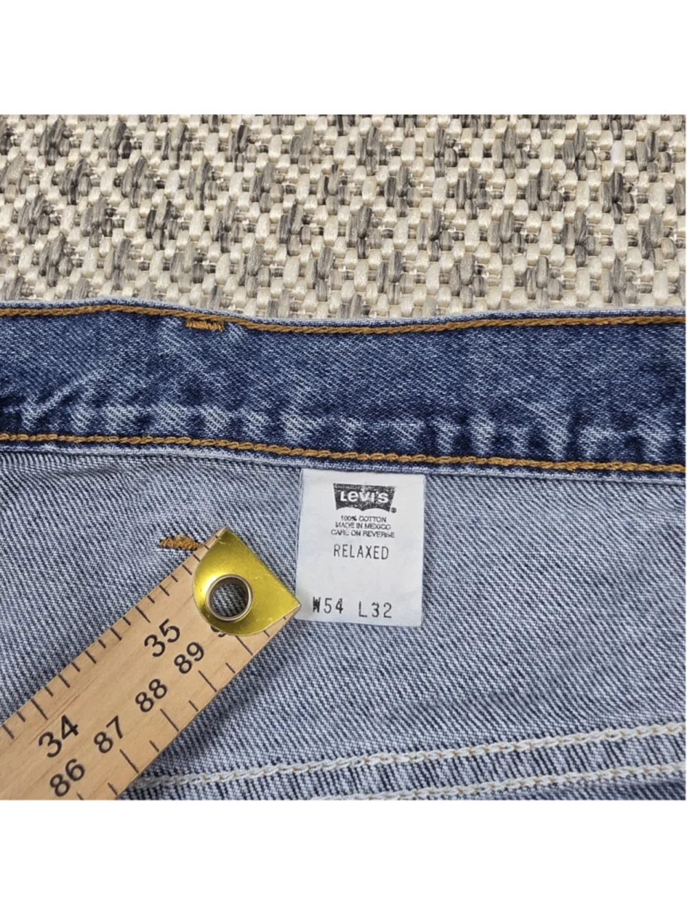 Vintage Levi’s 540 Relaxed Fit Jeans Men’s 54x32 Blue Denim Y2K Made USA